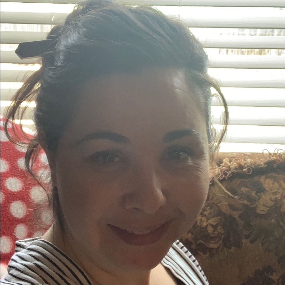 Meet your Posher, Nicole